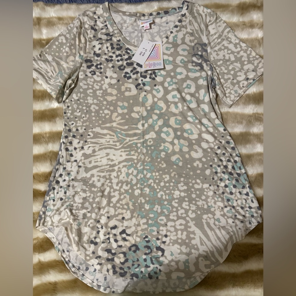 LuLaRoe Iris Top Size: Small
